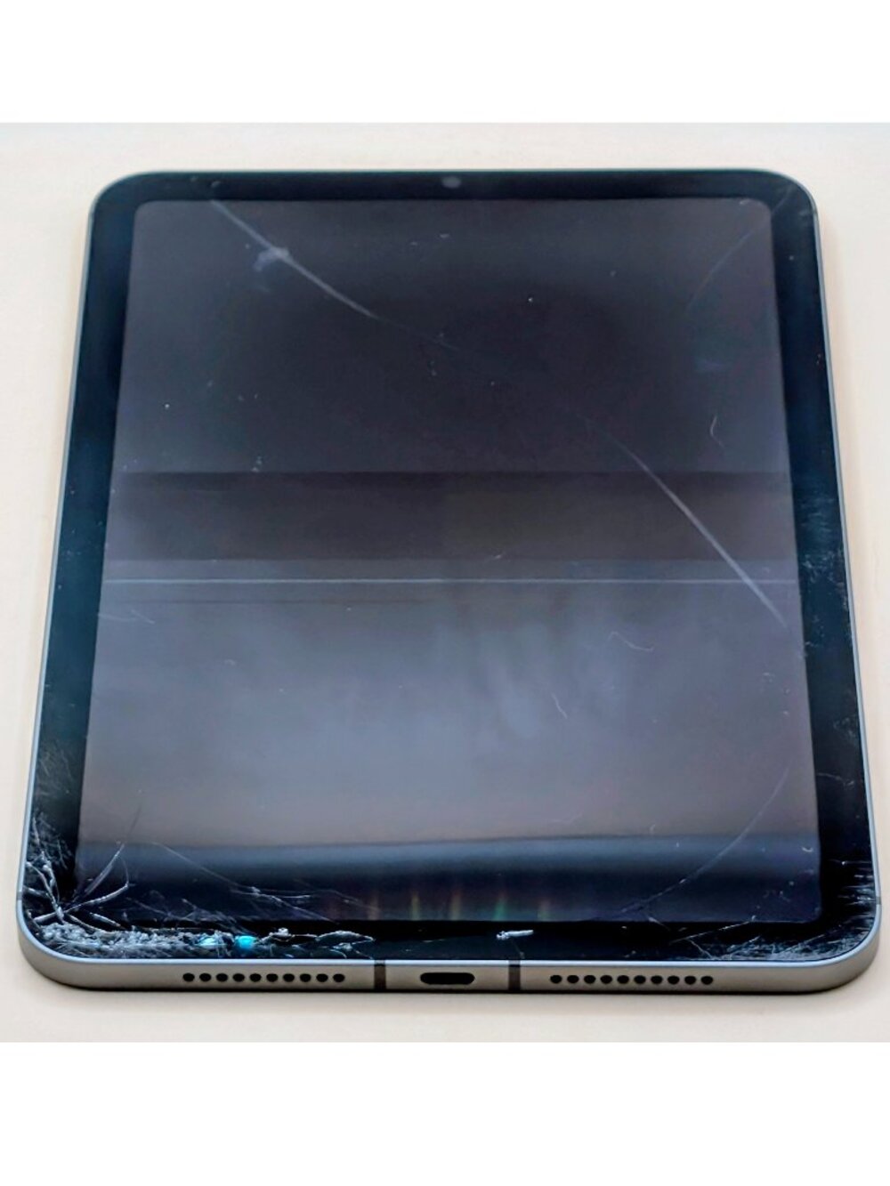 iPad mini 6th Gen 64GB (Cellular) - Cracked Screen***